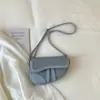 Bolsas Casuais de Nicho para Mulheres Verão 2025 Nova Tendência Moda Bolsa Sela Bolsa Transversal de Ombro da Moda para Mulheres