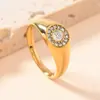 Anel Europeu e Americano Novo de Aço Inoxidável, Fundição de Luxo Leve, Pequeno Anel Redondo Incrustado com Diamante Colorido, Joias de Aço Titânio Modernas e Simples