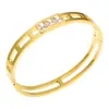Pulseira Fashion Vazada Zircônia Branca Banho de Ouro 18K Pulseira Exportada para o Mundo Cor Mais Vendida Banho Conservador de Cor Alta Qualidade