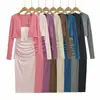 26 Otoño Estilo Coreano Ajustado Fruncido en la Cintura Adelgazante Camisola Body ajustado Conjunto de Cardigan para Mujer