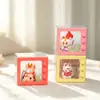 As figuras de caixa cega da Série Mundo Micro do Shin-chan, com cenas animadas, são adequadas como presentes de feriado e decorações para crianças.