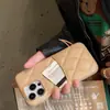 Funda de teléfono móvil color Maillard estilo Chanel para 15Pro max/14pro compatible con iPhone13pro cuero tarjeta