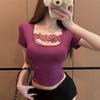 Camiseta Pura Paixão Estilo Doce e Picante Renda Recortada Gola Quadrada Manga Curta Sexy Elegante Justa Curta Mostrando o Umbigo Top Versátil para Mulheres