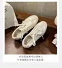 Versión de Piel de Oveja ~ Color Uva con Cordones Bloque de Color Punta Redonda Versátiles y Cómodos Zapatos Deportivos y de Ocio con Aumento Interno de Piel Genuina para Mujer