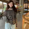 Camiseta listrada retro estilo coreano ombro a ombro manga longa para mulheres, novo top moderno justo que afina a cintura