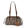Bolsa Tote Estampada de Leopardo de Grande Capacidade para Mulheres 2025 Nova Moda Outono Bolsa de Ombro para o Dia a Dia Retro Bolsa Carteiro Bolsa de Braço
