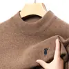 Suéter de Tricô Forrado com Fleece Masculino, Novo Estilo de Inverno, Gola Alta Meia, Suéter Bordado em Veludo Mink, Pulôver Quente para Homens de Meia-Idade, Roupa de Pai