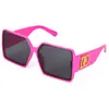 Gafas de Sol de Lujo Accesible con Marco Grande de Estilo Europeo y Americano, Aspecto Adelgazante, Sencillas y Versátiles, Protector Solar Anti-UV 131 Rt026