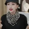 Moda Versátil Nueva Otoño e Invierno Bola de Oro Pequeña Hebilla Magnética Bufanda de Algodón de Seda Original de Gama Alta 65*65 Bufanda Multifuncional