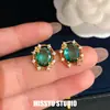 Brilhantes e deslumbrantes! Brincos de tarraxa oval em zircônia cúbica banhados a ouro 18K real Brincos retrô franceses Brincos de design nichado