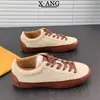 Tênis de treino alemães de couro marrom estilo vintage com solas macias que não cansam os pés, sapatos casuais confortáveis que fazem os pés parecerem menores, sapatos casuais femininos