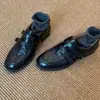 Sapatos Femininos Pequenos de Couro Estilo Britânico Retrô Academia 2026 Mocassins Para o Trabalho Velcro Salto Médio Grosso Sapatos de Salto Único Salto Novo Estilo
