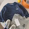 Camisa Base Bangcheng para Meninos 2026 Inverno Novo Estilo Infantil Listrada Modelagem Solta Versátil Top Camada Interna Quente para Bebê Tendência