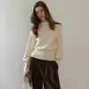 Tecido de fio fiado no núcleo Gola semi-alta ajuste slim mangas bufantes suéter de malha espessado top simples de temperamento que afina para mulheres