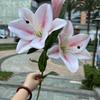 Nochevieja Simulación 3D Lirio Fabricantes de Comercio Exterior 3 Cabezas Sensación Sol Lirio Boda Flores Artificiales Suaves Venta al por Mayor