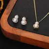Conjunto de Brincos e Colar Weidni de Luxo Acessível, High-End, Elegante, Moderno e Versátil, Atacado para Mulheres
