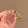 Anel Brilhante de Gelo Triturado Trevo da Sorte de Quatro Folhas, Anel de Personalidade Simples e Fashion Estilo Ins com Banho de Ouro 18K