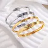 Pulsera Sencilla con Cierre Brillante de Acero de Titanio, Pulsera Abierta Ajustable de Acero Inoxidable, Accesorio de Moda y Versátil para Hombres y Mujeres, Accesorio para Parejas