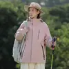 Chaqueta Tres en Uno Estilo Bai Xihe para Hombre Senderismo Camping Impermeable Casual Dos Piezas Chaqueta para Mujer Compra Grupal Estampado