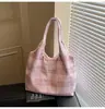 Bolsa de Lona Xadrez Transfronteiriça Feminina Grande Capacidade 2025 Nova Verão Versátil de Ombro Estilo Preguiçoso Bolsa Tote para Estudante Universitário