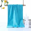 Toalla de barbero al por mayor de fábrica, toalla de cama absorbente de secado rápido para salón de belleza, suave, sin pelusa, variedad de colores disponibles