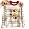 Camiseta de manga larga a rayas de algodón puro para niña, nueva camiseta versátil informal de bloques de color para primavera y otoño de 2026, camiseta básica para niños