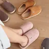 Zapatillas de algodón cálidas para hombre y mujer, estilo pareja otoño e invierno, para interior, antideslizantes, de suela gruesa, zapatos de algodón con suela suave de felpa