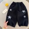 Calça Casual Infantil Masculina Plus Veludo 2026 Outono Inverno Novo Estilo Calça Longa Estrela para Bebê Calça Reta Tendência para Meninas Estilosa