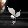 2024 Broche de Fragancia con Pedrería de Hojas para Chaqueta Traje Abrigo Ramillete para Mujer Hebilla Antideslumbrante Pin Fijo Joyería Versátil