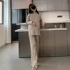 Outono e Inverno 2025 Novo Estilo Coreano Retrô Suéter Quente com Fenda Conjunto de Calça de Malha Wide Leg Estilo Preguiçoso Conjunto de Duas Peças Feminino