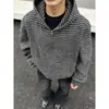 Sudadera con capucha de punto a rayas retro americana 2026 Hombres Otoño Invierno Nuevo Suelta Pareja Calle Alta Chaqueta con Cremallera