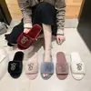 Nuevas Pantuflas de Felpa para Mujer de Invierno con Pedrería, Pantuflas Cálidas de Felpa, Sandalias de Deslizamiento Casuales para Mujer, Venta al por Mayor Transfronteriza