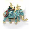 Llavero de elefante bebé de colores exóticos estilo tailandés pintura metálica estilo óleo elefante con incrustaciones de diamante colgante para bolso colgante conmemorativo de viaje