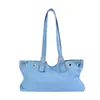 Bolso de hombro versátil de moda estilo europeo y americano transfronterizo para mujer, principios de otoño 2026, bolso de hombro personalizado retro de gran capacidad con tachuelas