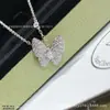 Collar de Mariposa Turquesa Trébol de Cuatro Hojas Nuevo Estilo Collar de Diamante Completo 18K Cadena para Clavícula con Lazo de Madreperla Blanca Diamantes Rosados y Amarillos