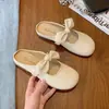 Zapatos de mujer abiertos sin cordones para uso en exteriores, nuevos de la primavera 2026 estilo francés con lazo delicado, mules sin cordones