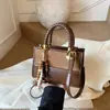 Bolsos de Mujer de Nicho Transfronterizos Modernos y Elegantes 2026 Nueva Moda Bolso Cruzado Versátil Bolso de Mano de Moda Bolso Cuadrado Pequeño Moderno