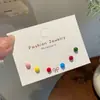 Aretes de Uña para Oreja con Gota de Aceite de Colores para Mujer con Aguja de Plata para Agujeros en la Oreja y Hueso de la Oreja, Aretes Pequeños y Versátiles para Estudiantes
