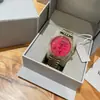 Libro Rojo Pequeño Reloj Vivian Westwood Rojo Rosa Hielo Triturado Azul Saturno Pequeño Reloj Dorado Pitahaya Cuarzo Reloj de Mujer