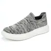 Zapatillas deportivas ligeras y transpirables para hombre, con suela gruesa y calcetines negros, para correr y descansar.