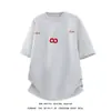 Camiseta de Manga Curta com Bordado de Letras Estilo Americano Levemente Luxuosa para Homens e Mulheres, Tendência Nova de Verão, Meia-Manga Pesada, Top Regular com Ombro Caído para Casais