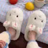 Bonitas pantuflas de algodón con forma de conejo, estilo mujer, para otoño e invierno, aptas para uso en interiores, antideslizantes, mullidas, cálidas y con diseño de caricatura; disponible al por mayor