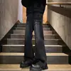 Calça jeans masculina americana estilo high street com estampa de raio preto, primavera/verão, estilosa e sofisticada, calça reta com barra bootcut vintage lavada