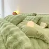 Juego de ropa de cama de cuatro piezas de piel de conejo de grado A y vellón de leche, con piel de conejo, engrosado para el calor del invierno, y hecho con piel de conejo rex y vellón de coral, en estilo franela