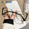 Las monturas de gafas para miopía con forma de ojo de gato para mujer se pueden equipar con monturas grandes europeas y americanas, con luz azul antideslumbrante, artefactos de belleza simples, monturas negras, monturas de gafas simples.