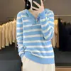 Outono e Inverno 2026 Novo Estilo Moletom com Capuz de Lã Colorido em Blocos Listrado Suéter com Capuz de Manga Longa Feminino Suéter de Lã de Caimento Solto