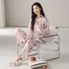 Pijama Feminino, Estilo Outono e Inverno, Cardigã com Lapela, Seda Gelada de Alta Qualidade, Doce, Fofo, Macio e Pode Ser Usado Fora de Casa, Conjunto para Casa