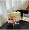 Bolsa Pequena Estilo Chanel para Mulheres 2026 Nova Versão Coreana Elegante Bolsa Caixa com Toque de Luxo, Bolsa de Ombro e Transversal para Vendas Transfronteiriças