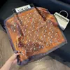 Bufanda Cuadrada Fina Estilo Coreano de Castaña para Mujer, Protección del Cuello, Bufanda Decorativa, Bufanda para Madre, Bufanda Cuadrada de Imitación de Seda, Venta al por Mayor