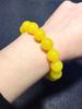 Pulseras de Cera de Abeja Antigua Optimizadas para Hombres y Mujeres, Oro Grasa de Pollo Trenzado Miel Porcelana Blanca Flor Flotante Pulsera de Ámbar Cuentas Redondas Joyería de Pareja